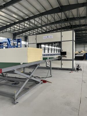 Métro de fluxo automático de vidro Máquina de fabricação de espuma horizontal até 1300 mm de altura
