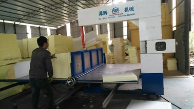 Máquina de corte de espuma vertical elétrica com controlo PLC para processamento de EVA e EPE