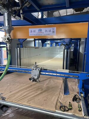 Métro de fluxo automático de vidro Máquina de fabricação de espuma horizontal até 1300 mm de altura