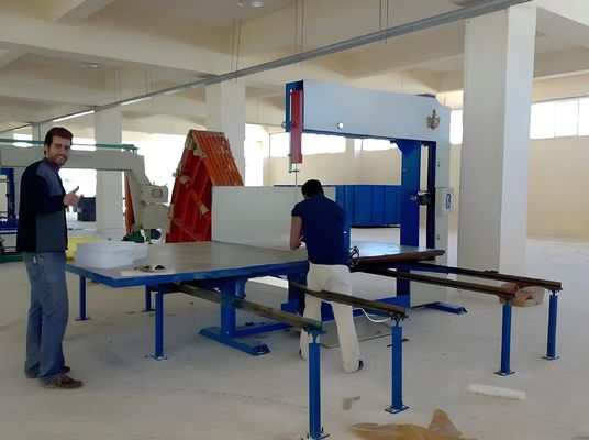 Máquina elétrica de corte de blocos de espuma quadrada H800mm Alteza de corte da esquerda para a direita